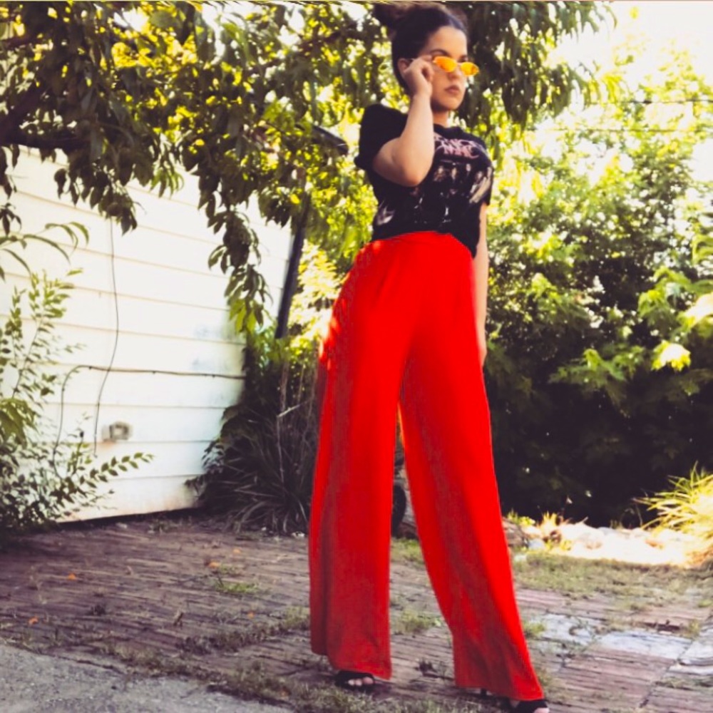 •Meet the Posher-Nikki•FIVE STARS•THE BEST DEALS•